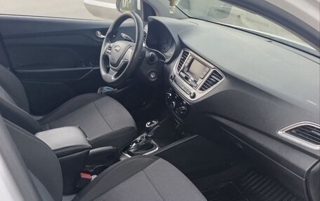 Hyundai Solaris II рестайлинг, 2021 год, 1 050 000 рублей, 8 фотография