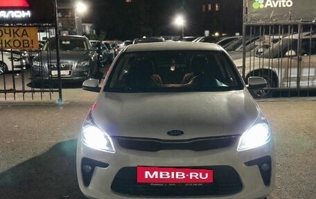 KIA Rio IV, 2018 год, 899 000 рублей, 3 фотография