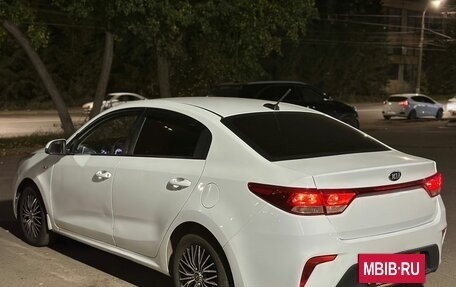 KIA Rio IV, 2018 год, 899 000 рублей, 4 фотография