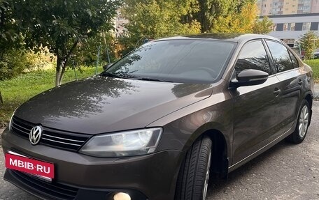 Volkswagen Jetta VI, 2012 год, 780 000 рублей, 6 фотография