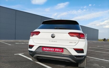 Volkswagen T-Roc I, 2022 год, 2 450 000 рублей, 3 фотография