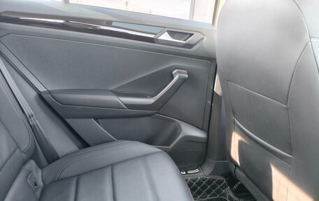 Volkswagen T-Roc I, 2022 год, 2 450 000 рублей, 20 фотография