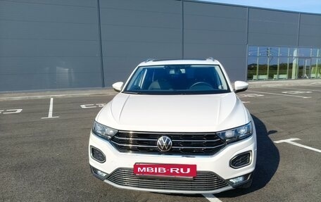 Volkswagen T-Roc I, 2022 год, 2 450 000 рублей, 29 фотография