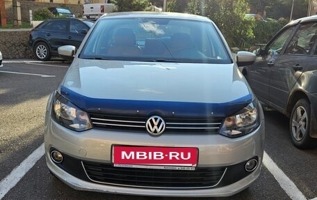 Volkswagen Polo VI (EU Market), 2011 год, 700 000 рублей, 2 фотография