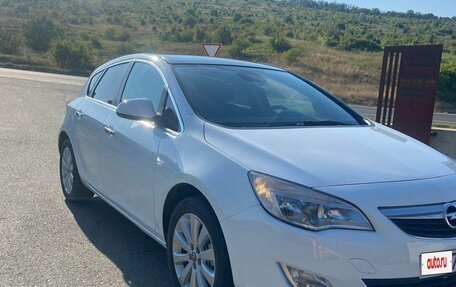 Opel Astra J, 2011 год, 676 000 рублей, 2 фотография