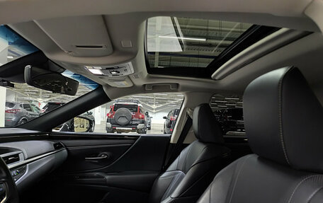 Lexus ES VII, 2019 год, 4 250 000 рублей, 29 фотография