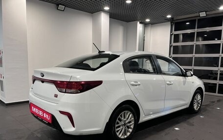 KIA Rio IV, 2018 год, 1 380 000 рублей, 3 фотография