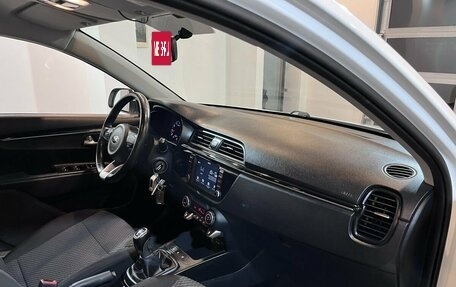 KIA Rio IV, 2018 год, 1 380 000 рублей, 12 фотография