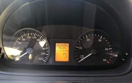 Mercedes-Benz Vito, 2013 год, 1 400 000 рублей, 11 фотография