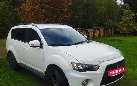Mitsubishi Outlander III рестайлинг 3, 2010 год, 950 000 рублей, 3 фотография