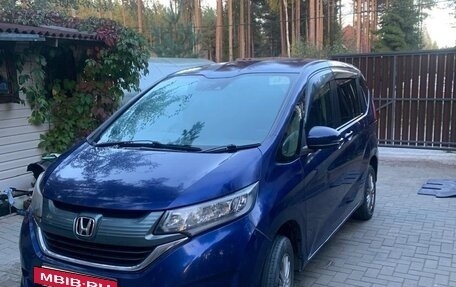 Honda Freed II, 2016 год, 1 300 000 рублей, 2 фотография