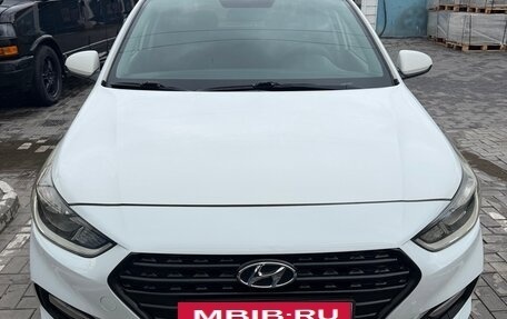 Hyundai Solaris II рестайлинг, 2017 год, 810 000 рублей, 2 фотография