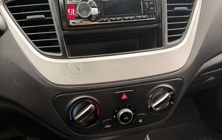 Hyundai Solaris II рестайлинг, 2017 год, 810 000 рублей, 12 фотография