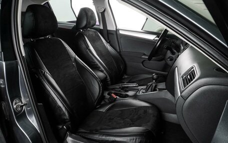 Volkswagen Jetta VI, 2011 год, 899 000 рублей, 8 фотография