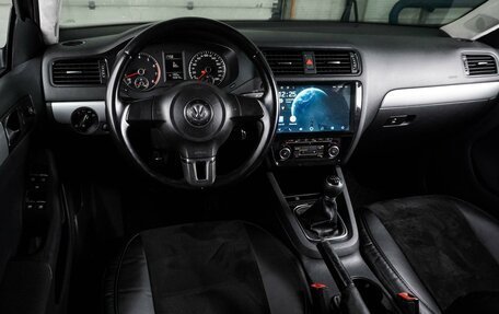 Volkswagen Jetta VI, 2011 год, 899 000 рублей, 6 фотография