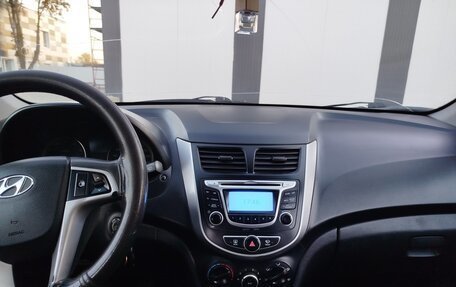 Hyundai Solaris II рестайлинг, 2014 год, 500 000 рублей, 6 фотография