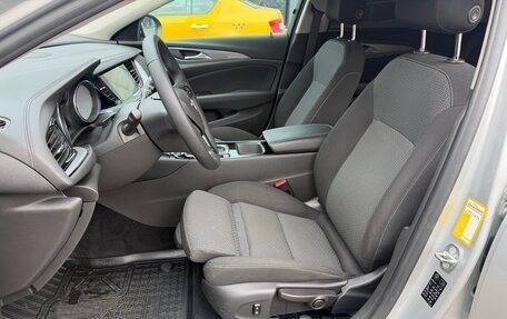 Opel Insignia II рестайлинг, 2017 год, 1 370 000 рублей, 10 фотография