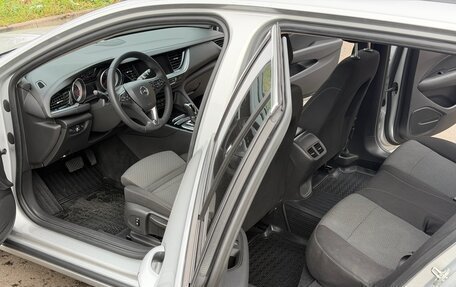 Opel Insignia II рестайлинг, 2017 год, 1 370 000 рублей, 24 фотография
