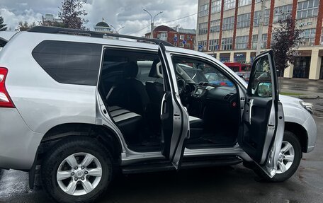 Toyota Land Cruiser Prado 150 рестайлинг 2, 2013 год, 2 900 000 рублей, 11 фотография