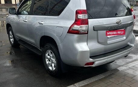 Toyota Land Cruiser Prado 150 рестайлинг 2, 2013 год, 2 900 000 рублей, 6 фотография