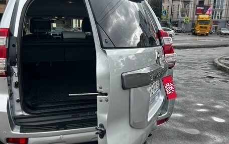 Toyota Land Cruiser Prado 150 рестайлинг 2, 2013 год, 2 900 000 рублей, 9 фотография