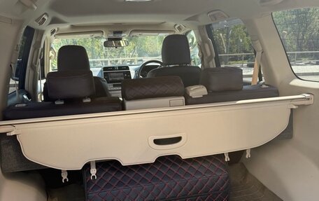 Toyota Land Cruiser Prado 150 рестайлинг 2, 2017 год, 4 100 000 рублей, 13 фотография