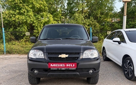 Chevrolet Niva I рестайлинг, 2017 год, 790 000 рублей, 2 фотография