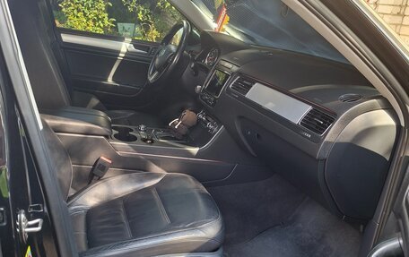 Volkswagen Touareg III, 2011 год, 2 100 000 рублей, 4 фотография