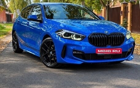 BMW 1 серия, 2021 год, 2 500 000 рублей, 2 фотография
