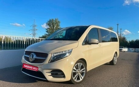 Mercedes-Benz V-Класс, 2020 год, 4 500 000 рублей, 3 фотография