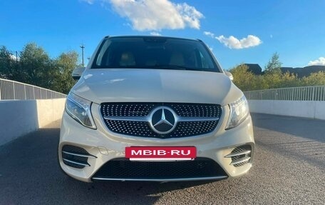 Mercedes-Benz V-Класс, 2020 год, 4 500 000 рублей, 2 фотография
