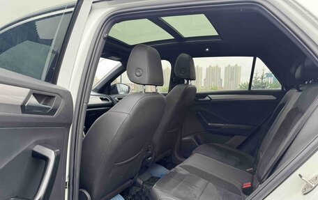Volkswagen T-Roc I, 2022 год, 1 499 017 рублей, 9 фотография
