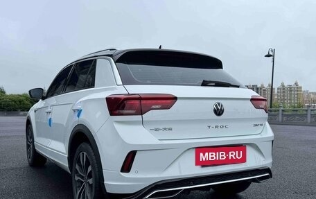 Volkswagen T-Roc I, 2022 год, 1 499 017 рублей, 4 фотография