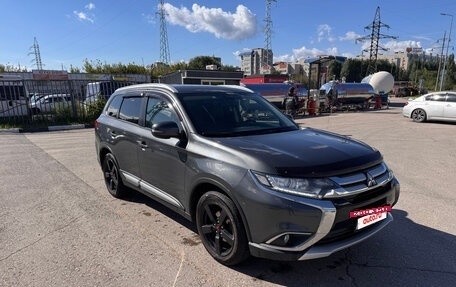 Mitsubishi Outlander III рестайлинг 3, 2016 год, 1 670 000 рублей, 4 фотография