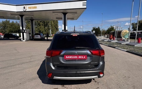 Mitsubishi Outlander III рестайлинг 3, 2016 год, 1 670 000 рублей, 7 фотография