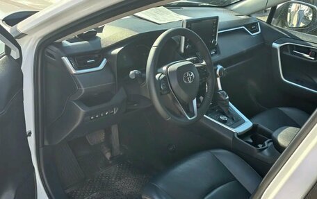 Toyota RAV4, 2020 год, 3 395 000 рублей, 5 фотография