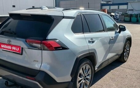 Toyota RAV4, 2020 год, 3 395 000 рублей, 3 фотография
