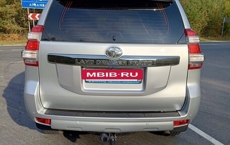 Toyota Land Cruiser Prado 150 рестайлинг 2, 2013 год, 3 200 000 рублей, 5 фотография