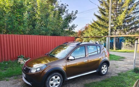 Renault Sandero II рестайлинг, 2013 год, 700 000 рублей, 3 фотография