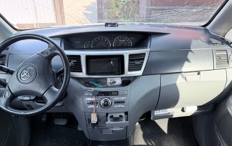Toyota Voxy II, 2006 год, 450 000 рублей, 7 фотография