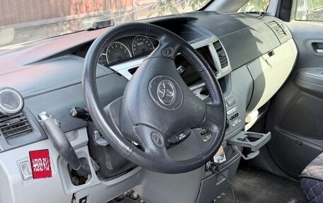 Toyota Voxy II, 2006 год, 450 000 рублей, 8 фотография