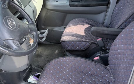 Toyota Voxy II, 2006 год, 450 000 рублей, 9 фотография