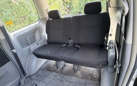 Toyota Voxy II, 2006 год, 450 000 рублей, 13 фотография