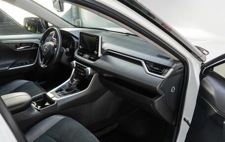 Toyota RAV4, 2021 год, 3 199 000 рублей, 23 фотография