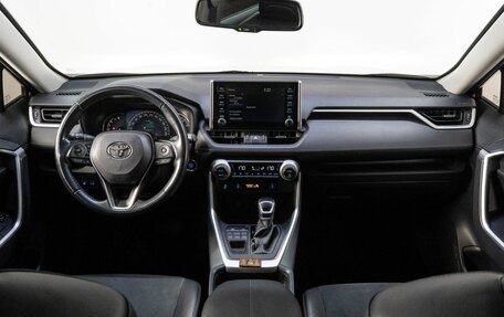 Toyota RAV4, 2021 год, 3 199 000 рублей, 24 фотография