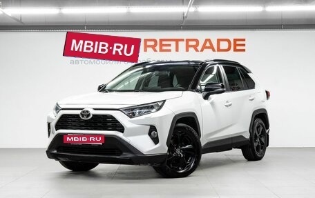 Toyota RAV4, 2021 год, 3 199 000 рублей, 16 фотография