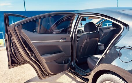 Hyundai Elantra VI рестайлинг, 2017 год, 1 600 000 рублей, 7 фотография
