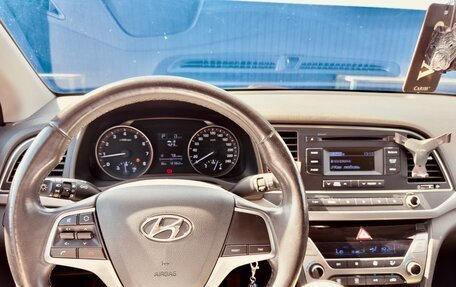 Hyundai Elantra VI рестайлинг, 2017 год, 1 600 000 рублей, 15 фотография