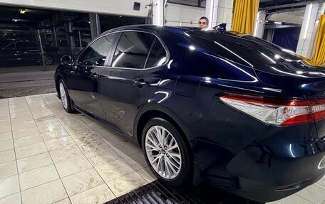 Toyota Camry, 2018 год, 2 875 000 рублей, 4 фотография