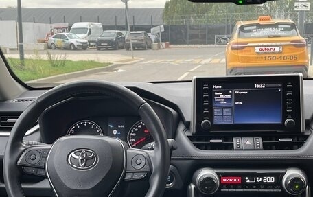 Toyota RAV4, 2021 год, 3 570 000 рублей, 5 фотография